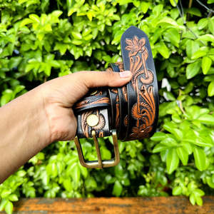 เข็มขัดหนังวัวแท้สไตล์ตะวันตกแบบคลาสสิค ลายดอกไม้  งานแฮนด์เมดจากอาร์เจนตินา เหมาะสำหรับคาวบอย  ใส่ลำลอง  ปรับแต่งได้  เหมาะสำหรับเป็นของขวัญ - Product Image 5