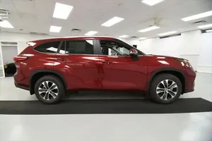 TOYOTA HIGHLANDER XLE 2023 USADO, Volante a la Izquierda/Derecha - Product Image 5