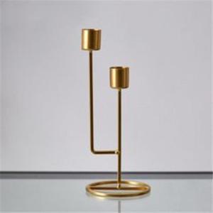 Superbe bougeoir en laiton fabriqué à la main avec des sculptures détaillées, idéal pour la décoration de la maison de luxe, les décorations festives et aux chandelles - Product Image 2