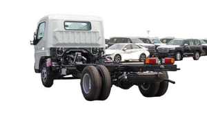 Camion benne d'occasion 2025 RHD/LHD Euro 4, moteur diesel 4.2L, transmission automatique, châssis benne hydraulique, roues motrices 8x6, 351-450 CV - Product Image 3