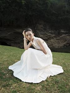 Good Price Order in Bulk Luxury <b>Women</b> Dresses Sustainable Fashion EMILIA PLEATED MIDI DRESS Floral Cotton Jacquard Custom Labels - Product Image 6