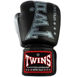 ถุงมือมวยไทยหนังแท้พิมพ์ลายเต็มรูปแบบรุ่นใหม่ Twins บุนุ่มสบาย เหมาะสำหรับฝึกซ้อมศิลปะการต่อสู้และการแข่งขัน - Product Image 4