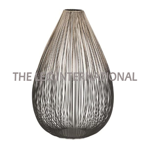 Proveedor de Floreros Metálicos Elegantes Hechos a Mano, Macetas Decorativas para Fiestas, Floreros Metálicos de Lujo a Precios Accesibles - Product Image 1
