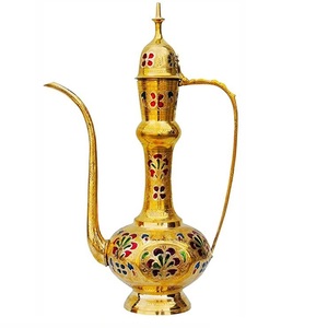 Pichet en cuivre au design antique, théière vintage du Moyen-Orient, articles métalliques en gros pour cadeaux et souvenirs, décoration d'hôtel et de maison - Product Image 5