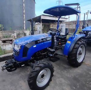 Tractor LOVOL de 1450 mm para viñedos y huertos, con motor turbodiésel intercooler, 4x4, toma de fuerza delantera y trasera. - Product Image 5