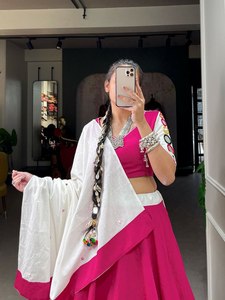 Este 2025 Garba Party Especial Color brillante Bordado de alta calidad Espejo Trabajo Gran estilo Patrón Diseñador Lahenga Choli Set - Product Image 5