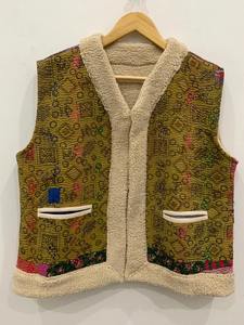Antique Fausse Fourrure Kantha Gilet Avec Poche Boho Sans Manches Kantha Gilet Suédine Bohème Gilet Hippie Veste - Product Image 6