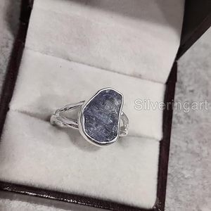 Anillo de Plata de Ley 925 con Tanzanita Natural, Piedra Natal de Diciembre, Martillado, Regalo de Navidad, Joyería Hecha a Mano para Mujer - Product Image 5