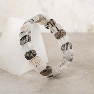 สร้อยข้อมือหินควอตซ์รูทิเลเต็ดธรรมชาติแบบตัดกว้าง - Product Image 4