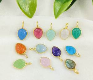 Élégant pendentif multicolore douzième pierre de naissance feuille sculptée pierre précieuse de guérison classique IGI certifié génial mode fantastique - Product Image 2