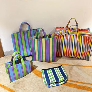 Handloom Sac à provisions de plage recyclé en nylon à la mode Sacs rayés tissés en plastique réutilisables avec fermeture à glissière Style Goan du marché - Product Image 1