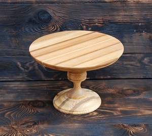 Support à gâteau en bois artisanal de luxe Click Products, forme arrondie, couleur naturelle, personnalisable pour les célébrations d'anniversaire - Product Image 3