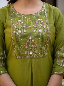 Ensemble Kurta Pant Dupatta ethnique haut de gamme pour les fêtes et les festivals - Product Image 6