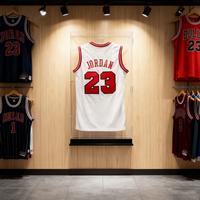 Cadre de maillot de sport à LED Vitrine verrouillable Cadre de boîte d'ombre pour exposer les vêtements de sport Présentoir de t-shirts