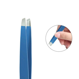 Pinza de Cejas Puntiaguda de Acero Inoxidable de Grado Profesional Premium para una Depilación Precisa e Indolora con Logotipo Personalizado - Product Image 4