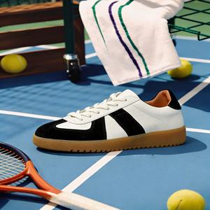 Zapatos Casuales Unisex para Caminar, Ligeros y Transpirables, para Hombre y Mujer, Diseño Cómodo de Calzado sin Cordones para Viajes Diarios - Product Image 1