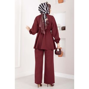 Ensemble Tunique et Pantalon Court Décontracté Deux Pièces Silva en Crêpe Bordeaux, Taille Froncée, Coupe Ample, Haut à Motif Uni en Tricot Côtelé - Product Image 4