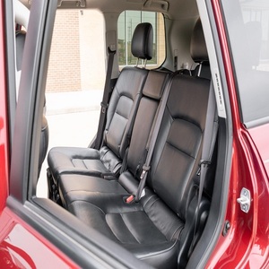 Alerte Offre Exceptionnelle! Toyota Land Cruiser 2014 Super Propre, Moteur V8 5.7L, Transmission Automatique 4x4, Extérieur Rouge Salsa Perlé, SUV de Luxe - Product Image 4