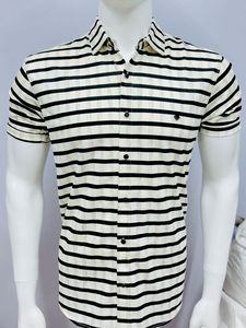 เสื้อเชิ้ตลายดอกไม้ของผู้ชายผ้าทนทานพร้อมคุณสมบัติระบายอากาศเป็นที่ต้องการสูงสำหรับโรงเรียนและการเล่น - Product Image 3