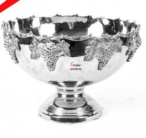 Bol de service design en métal aluminium doré au look luxueux pour hôtel, restaurant et bar - Product Image 2