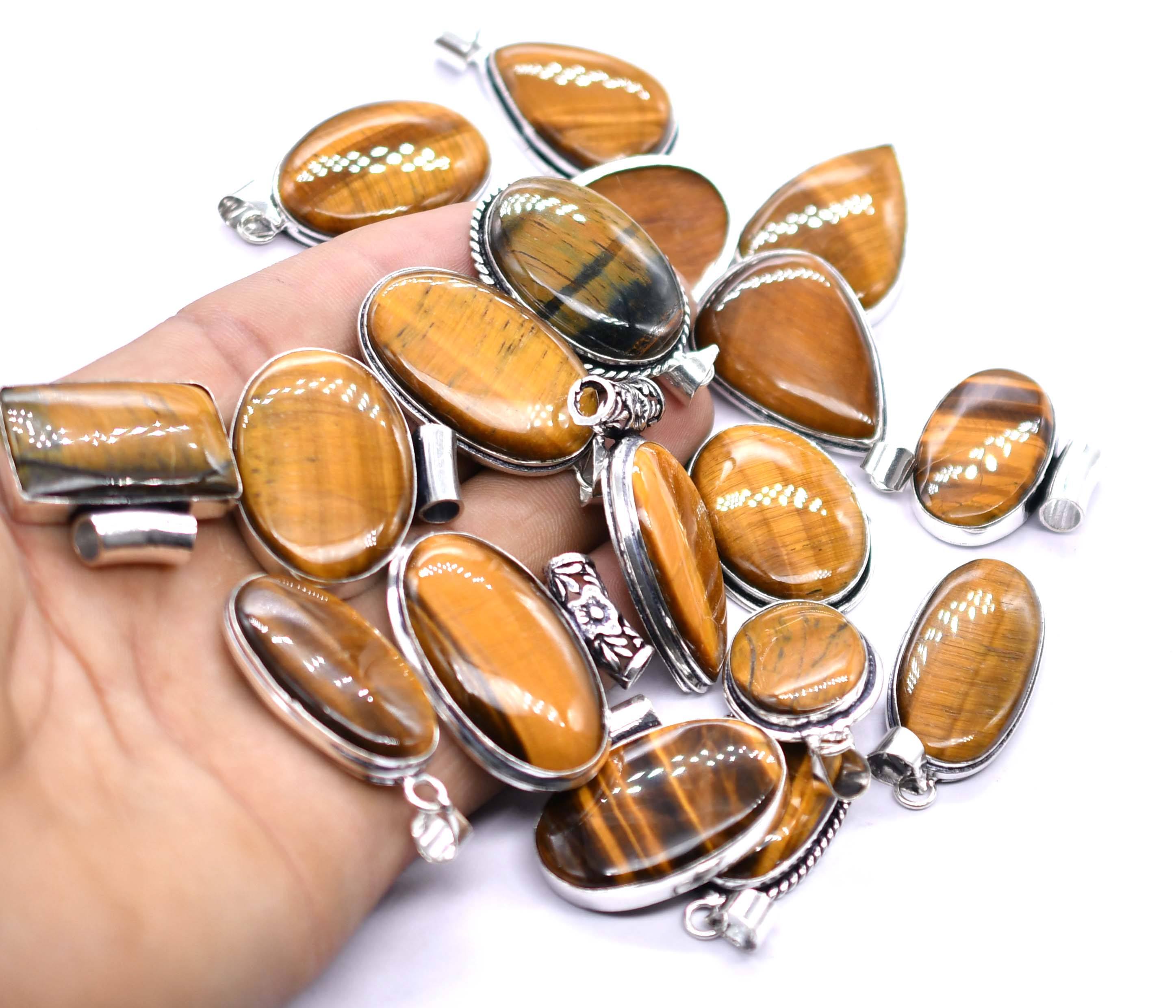 สีน้ำตาล