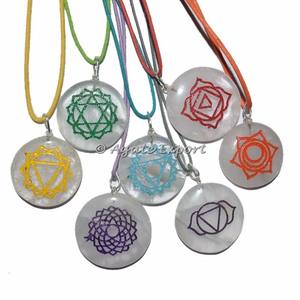 Choko-Reiki pierre semi-précieuse artisanat sculpté à la main agate naturelle pierre précieuse Chakra disque pendentif Feng Shui Style gravé Chakra - Product Image 3