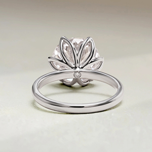 Luxury Oval Cut <b>Solitaire</b> Engagement <b>Ring</b> for Women <b>Silver</b> Plated Cubic Zirconia Wedding <b>Ring</b> - Product Image 2
