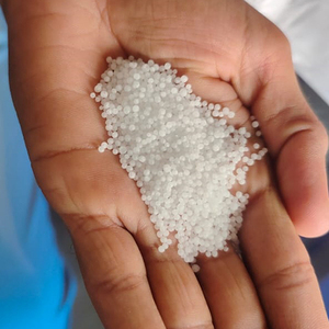 Fertilizante de Urea de Alta Calidad Marca KBS (Nitrógeno 19.0-21%) de Liberación Rápida en Forma de Perlas, Suministro al por Mayor +27739729209 - Product Image 1