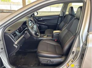 Toyota Camry SE 2017 avec boîte de vitesses automatique Sièges en cuir Caméra arrière Jantes en alliage R17 - Product Image 2