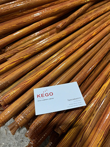 Escobas de madera de eucalipto con revestimiento de PVC colorido, cabeza de escoba de plástico, portátil, ligera, hecha en Vietnam, 120X2,2 cm, resistente y duradera - Product Image 4