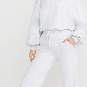 ชุดวอร์มโอเวอร์ไซส์สำหรับผู้หญิง ปี 2025 เสื้อฮู้ดครอปซิปเต็มตัว กางเกงขายาวทรงบาน แต่งลายปักแบบดิสเทรส สีพื้น ลุคซักฟอก สไตล์จ็อกกิ้ง - Product Image 4