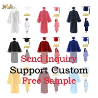 Robes de graduation classiques pour adultes en gros, robes de graduation universitaires mates avec chapeau, glands et breloque de l'année