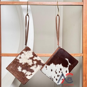 กระเป๋าคลัทช์ทรงซองจดหมายหนังวัวแท้แบบมีซิปกระเป๋าคลัทช์แบบมีซิป - Product Image 1