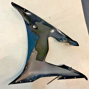 Carena Superiore Destra Originale Yamaha R6 2003-2004 in Nero Lucido, Usata, Realizzata in Plastica ABS - Product Image 3