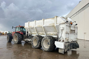 F-a-r-m tractor C-a-s-e I-H 7240 - Product Image 2