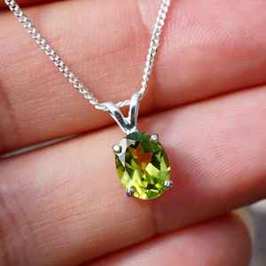 Peridoto Natural 8x6mm Piedra preciosa ovalada Plata de Ley 925 Collar de joyería fina de diseñador hecho a mano para mujer personalizado - Product Image 1