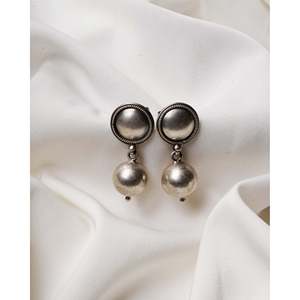 Pendientes Colgantes de Plata 925 Chapados en Oro de 14K con Bola Lisa Clásica, Estilos en Oro Amarillo y Oro Rosa, Piedra Principal de Diamante - Product Image 1