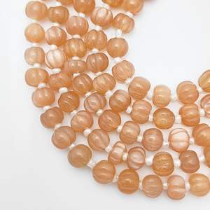 Brins de perles de citrouille en pierre de lune pêche - Product Image 1