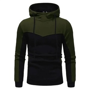 เสื้อครอปมีฮู้ดและกางเกงจ็อกเกอร์ชุดวอร์มพิมพ์ลายฤดูหนาว - Product Image 2