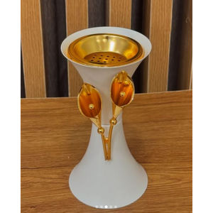 Brûleur de parfum de maison Bakhoor Porte-encens en métal doré de grande qualité Calla Lily Accent pour hôtel restaurants pour religieux - Product Image 2