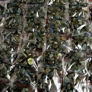 Labradorite naturelle multicolore effet feu, formes mélangées, pépites polies 6-8mm, effet œil de chat, cirées/huileées, petites pierres coupées pour la fabrication de bijoux - Product Image 2