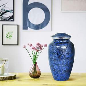 Urne funéraire moderne pour cendres d'adultes avec finition élégante, idéale pour les commémorations funéraires et les enterrements en cimetière - Product Image 3