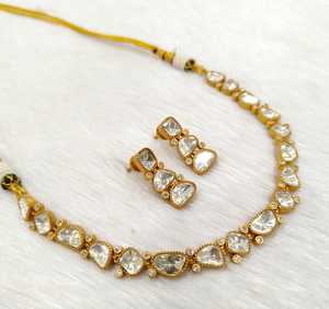 Ensemble de collier Mosenite traditionnel polonais à l'or antique avec embellissements en pierre et perles idéal pour un mariage et une fête - Product Image 3