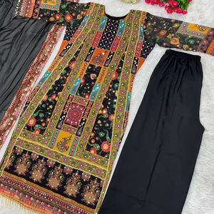 ชุดสูทปากีสถานดีไซน์เนอร์ผ้าจอร์เจียเทียมหนักพิมพ์ลายดิจิทัลและปักงานฝีมือสำหรับงานแต่งงาน - Product Image 6