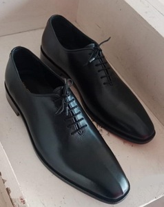 Chaussures Oxford avec logo personnalisé, chaussures formelles en cuir véritable de haute qualité fabriquées en usine, chaussures pour hommes au design élégant et durable, vente en gros - Product Image 2