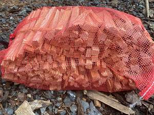 Bois de chauffage en gros en caoutchouc-acacia-pin-teck, fabriqué au Vietnam - Bois de chauffage pour brûler - 100% bois de chauffage en caoutchouc séché au four - Product Image 5