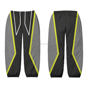 Ensemble de survêtement réfléchissant en nylon pour homme 2026 : coupe-vent 2 pièces personnalisé (short et veste à capuche) avec fermeture éclair, style streetwear - Product Image 4