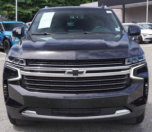 Clean 2023 Chevrolet Tahoe LT 4WD utilisé avec siège en cuir démarrage à distance Bluetooth paquet de luxe toit ouvrant troisième rangée de sièges - Product Image 1