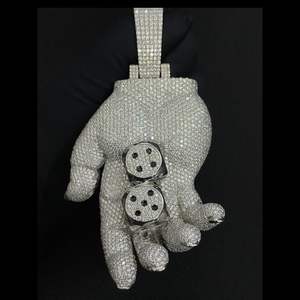 Colgante de Plata de Ley de Lujo con Diamante Cultivado en Laboratorio con Certificación IGI de Calidad Premium, Corte Brillante, Personalizado para Hombre, OEM, con Perla Negra - Product Image 4