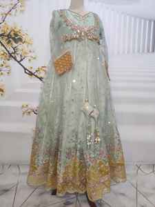 เสื้อผ้าสำเร็จรูปอินเดียและปากีสถาน เสื้อคุर्ติ ชัลวาร์ คามีซแบบใหม่ ชุดปักลายดีไซน์ใหม่ ราคาประหยัด - Product Image 5